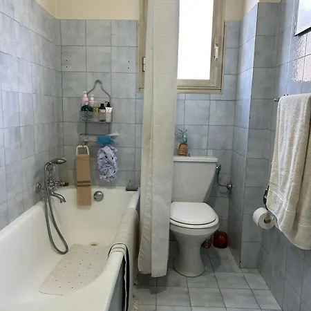 Cozy - 12 Min Walk To The - Free Parking