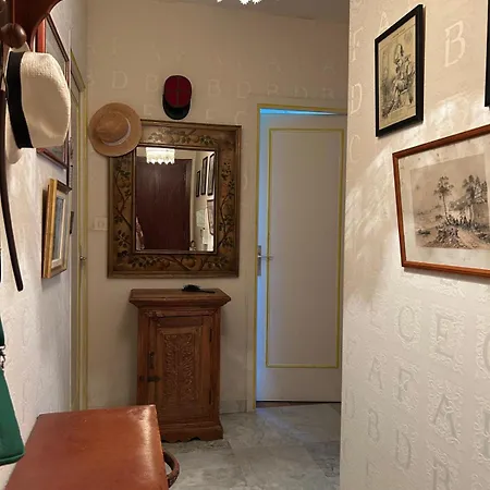 Apartment Cozy - 12 Min Walk To The - Free Parking